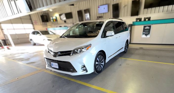 Thumbnail: 2018 Toyota Sienna - 1