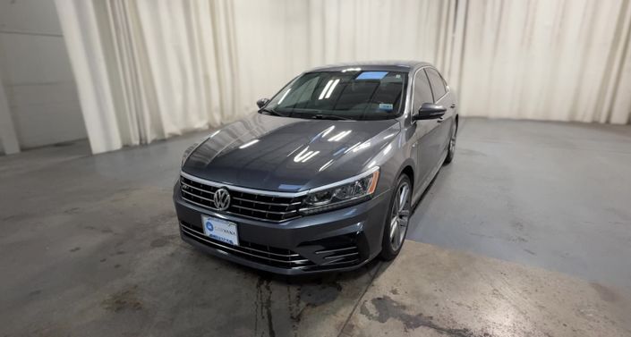 Thumbnail: 2017 Volkswagen Passat - 1