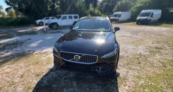 2025 Volvo V60 B5 Plus -
                  Haines City, FL