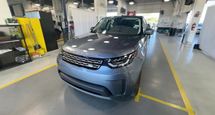Thumbnail: 2019 Land Rover Discovery - 1