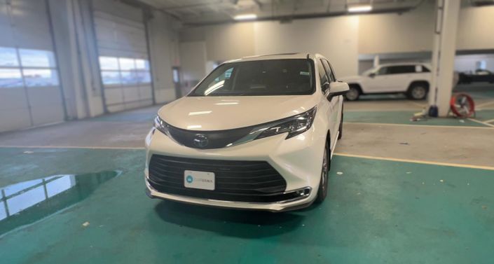 Thumbnail: 2021 Toyota Sienna - 1