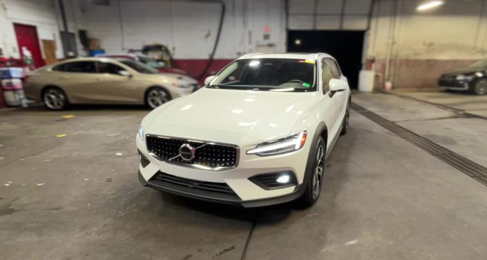2025 Volvo V60 B5 Plus -
                  Rockville, MD