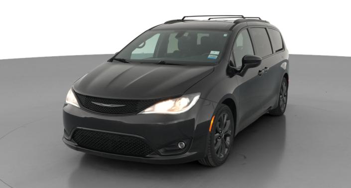 Thumbnail: 2018 Chrysler Pacifica - 1