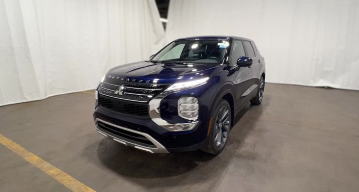 Thumbnail: 2023 Mitsubishi Outlander - 1