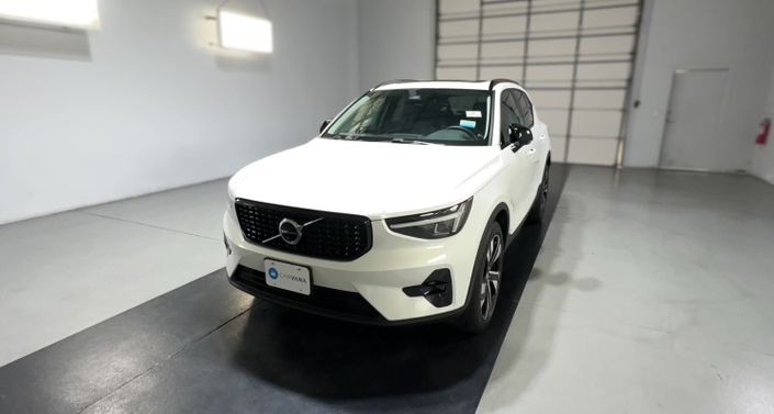 Thumbnail: 2023 Volvo XC40 - 1