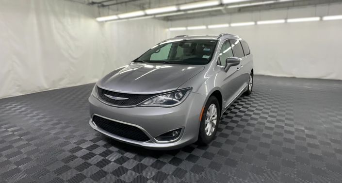 Thumbnail: 2018 Chrysler Pacifica - 1
