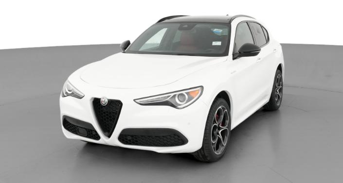 Thumbnail: 2022 Alfa Romeo Stelvio - 1