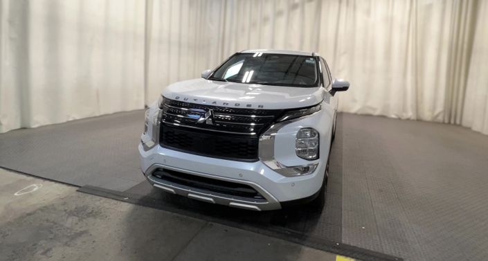 Thumbnail: 2023 Mitsubishi Outlander - 1