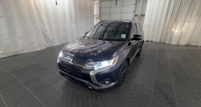 Thumbnail: 2020 Mitsubishi Outlander - 1