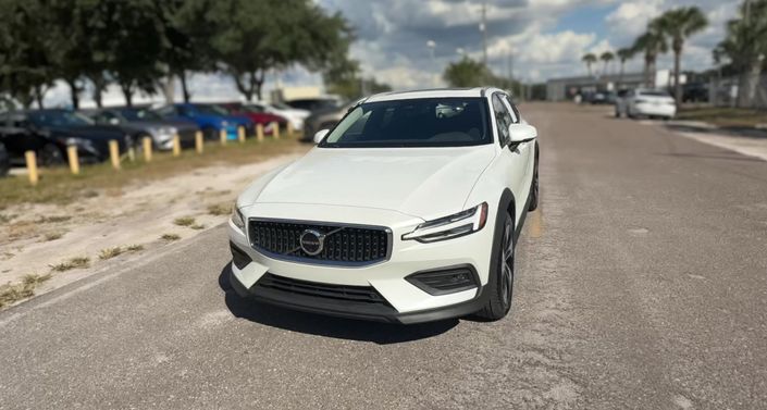 2025 Volvo V60 B5 Plus -
                  Haines City, FL