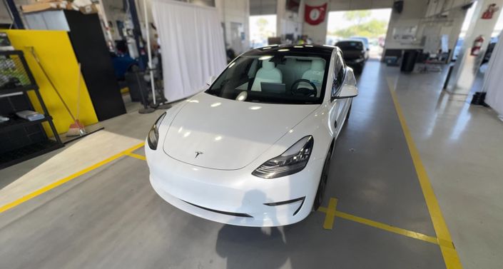 Thumbnail: 2021 Tesla Model 3 - 1