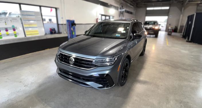 Thumbnail: 2023 Volkswagen Tiguan - 1