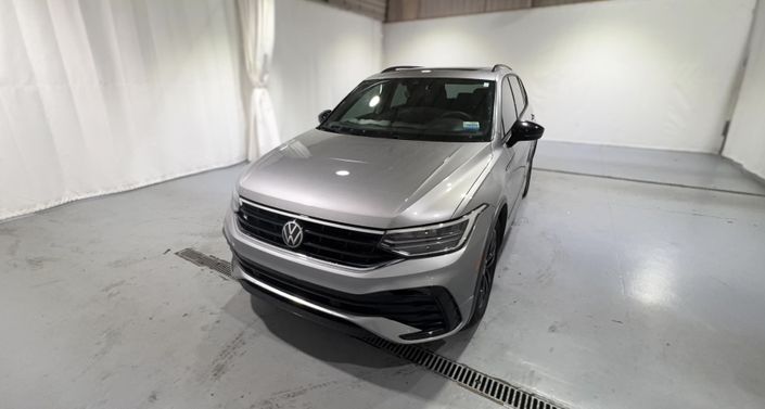 Thumbnail: 2022 Volkswagen Tiguan - 1