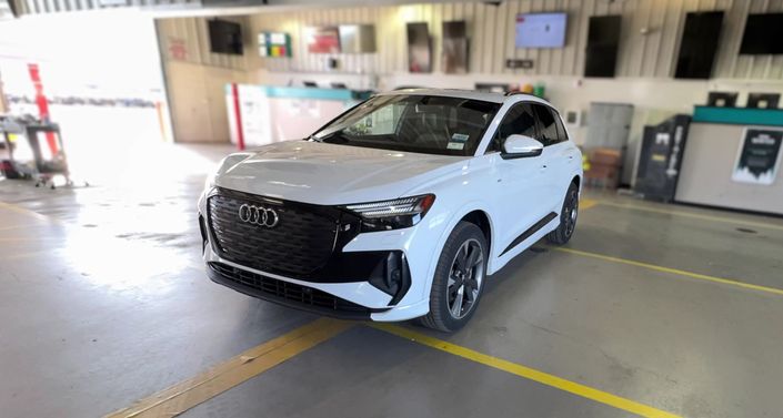 Thumbnail: 2024 Audi Q4 e-tron - 1