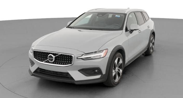 Thumbnail: 2025 Volvo V60 - 1