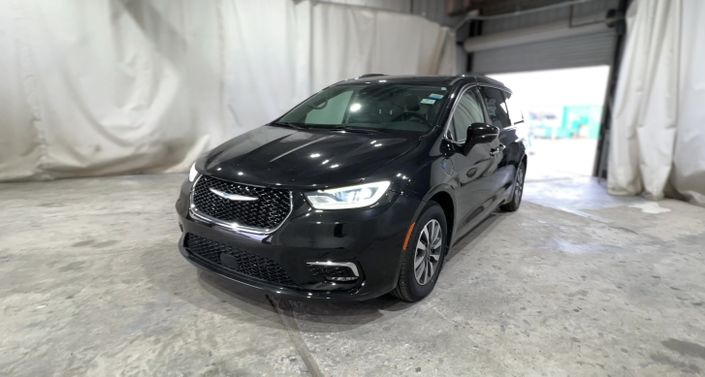 Thumbnail: 2021 Chrysler Pacifica - 1