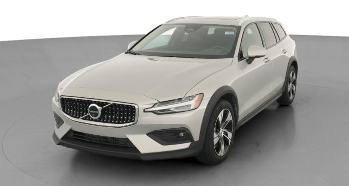 Thumbnail: 2025 Volvo V60 - 1