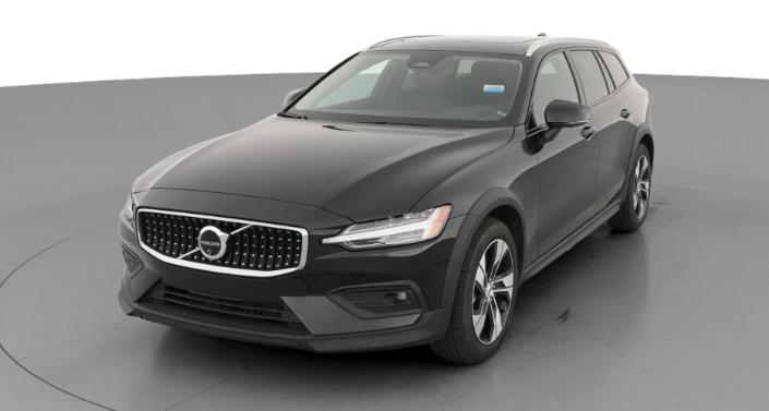 Thumbnail: 2025 Volvo V60 - 1