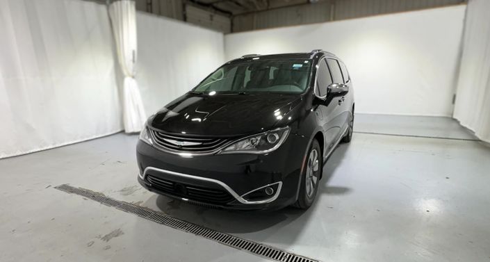Thumbnail: 2019 Chrysler Pacifica - 1
