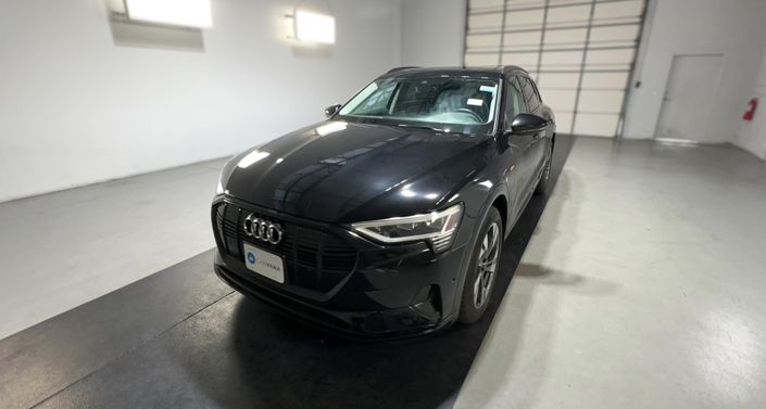 Thumbnail: 2022 Audi e-tron - 1