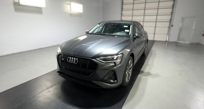 Thumbnail: 2021 Audi e-tron S - 1