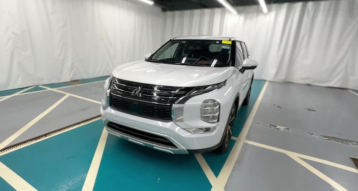 Thumbnail: 2024 Mitsubishi Outlander - 1