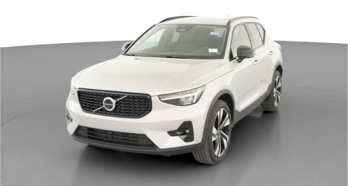 Thumbnail: 2025 Volvo XC40 - 1