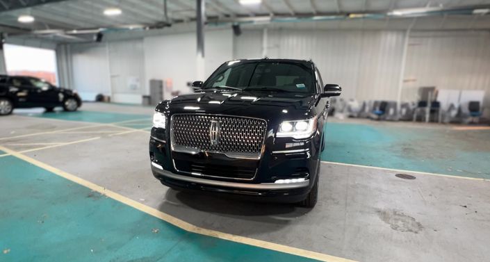 Thumbnail: 2024 Lincoln Navigator L - 1