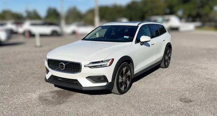 Thumbnail: 2025 Volvo V60 - 1