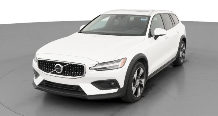 Thumbnail: 2025 Volvo V60 - 1