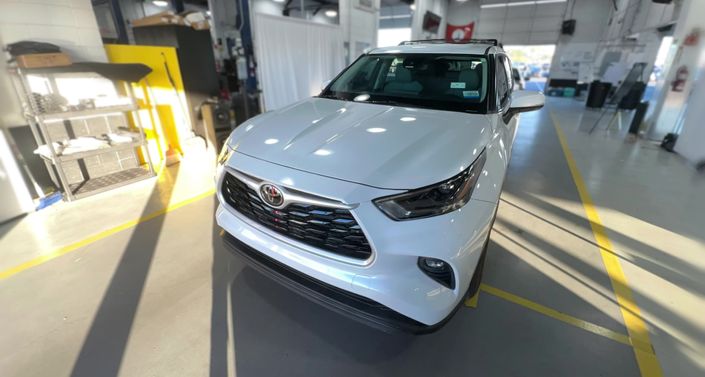 Thumbnail: 2022 Toyota Highlander - 1