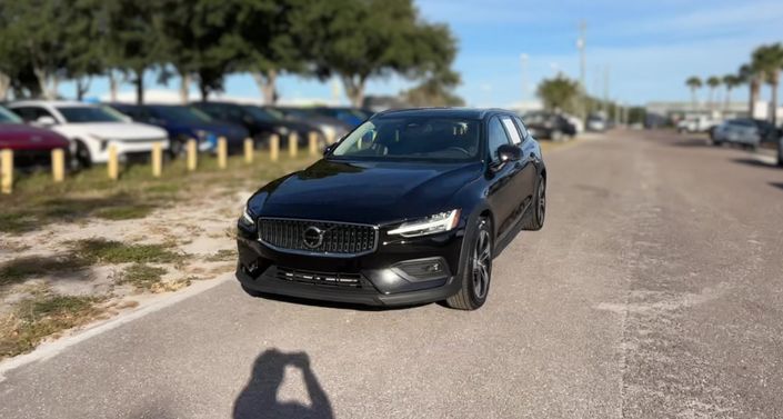 2025 Volvo V60 B5 Plus -
                  Haines City, FL