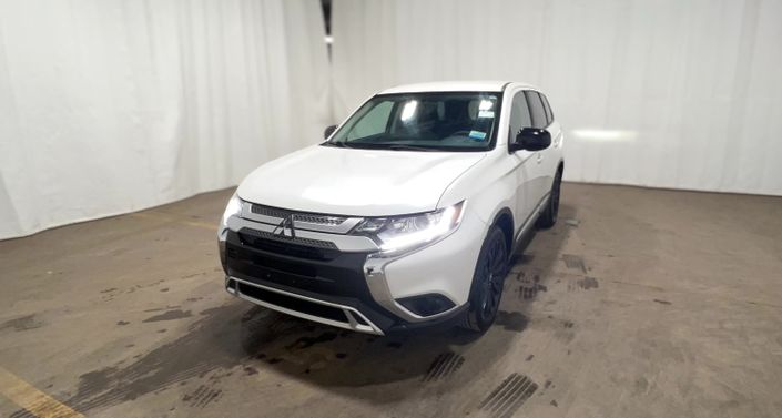Thumbnail: 2020 Mitsubishi Outlander - 1