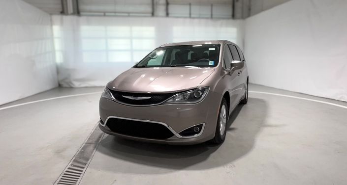 Thumbnail: 2018 Chrysler Pacifica - 1
