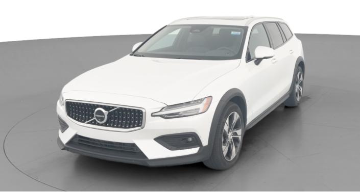 Thumbnail: 2025 Volvo V60 - 1