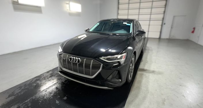 Thumbnail: 2022 Audi e-tron S - 1