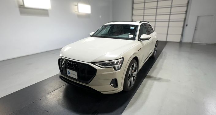 Thumbnail: 2022 Audi e-tron - 1