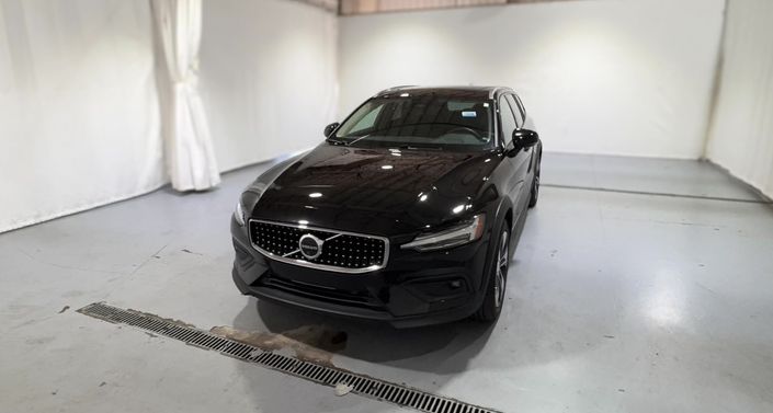 Thumbnail: 2025 Volvo V60 - 1