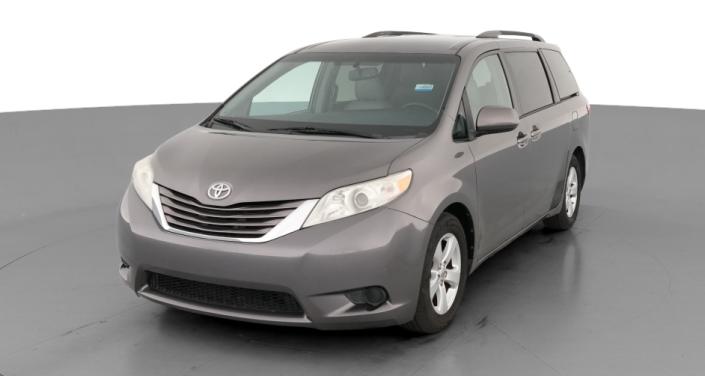 Thumbnail: 2015 Toyota Sienna - 1