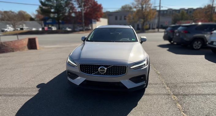 2025 Volvo V60 B5 Plus -
                  Colonial Heights, VA