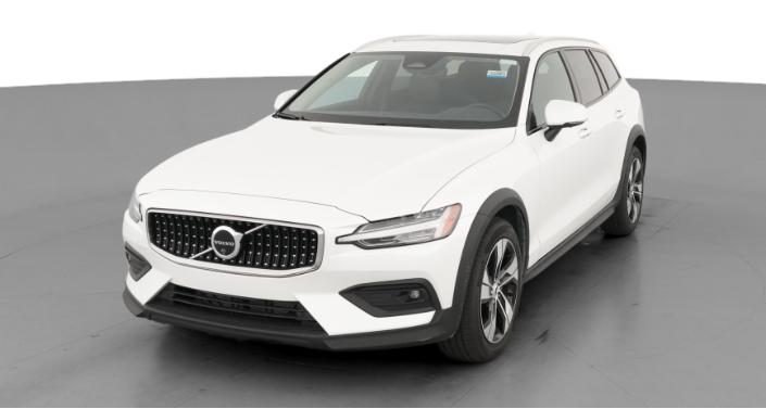 Thumbnail: 2025 Volvo V60 - 1
