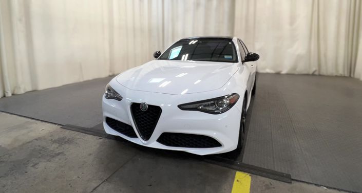 Thumbnail: 2020 Alfa Romeo Giulia - 1