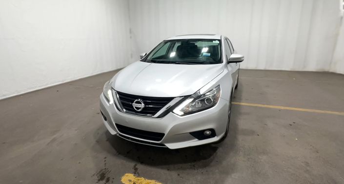Thumbnail: 2017 Nissan Altima - 1
