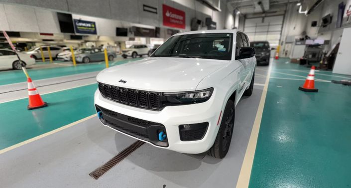 Thumbnail: 2023 Jeep Grand Cherokee - 1