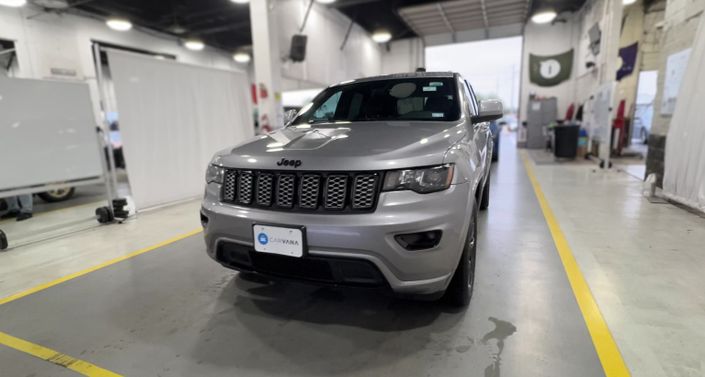 Thumbnail: 2017 Jeep Grand Cherokee - 1