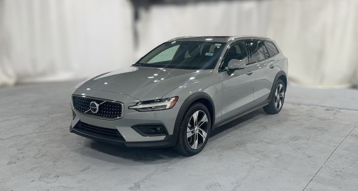 Thumbnail: 2025 Volvo V60 - 1