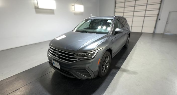Thumbnail: 2023 Volkswagen Tiguan - 1
