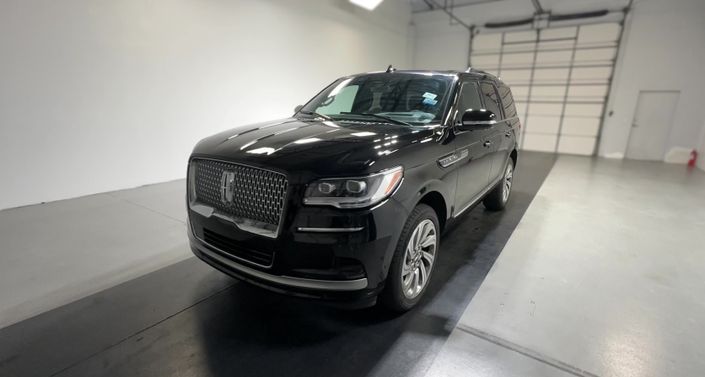 Thumbnail: 2023 Lincoln Navigator - 1