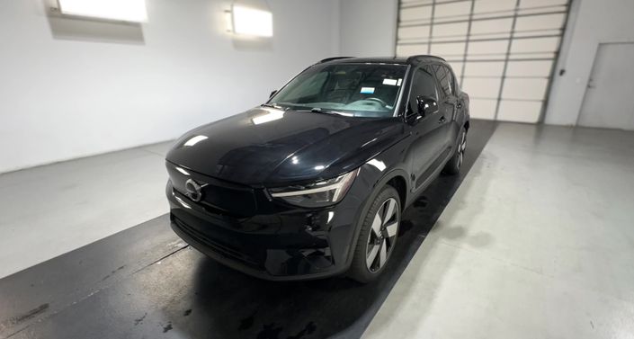 Thumbnail: 2024 Volvo XC40 - 1