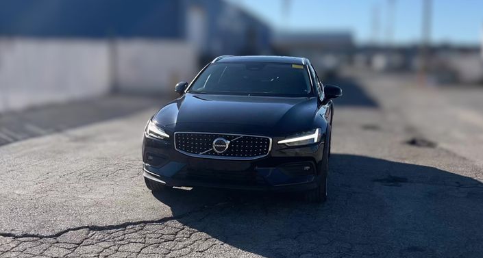 Thumbnail: 2025 Volvo V60 - 1